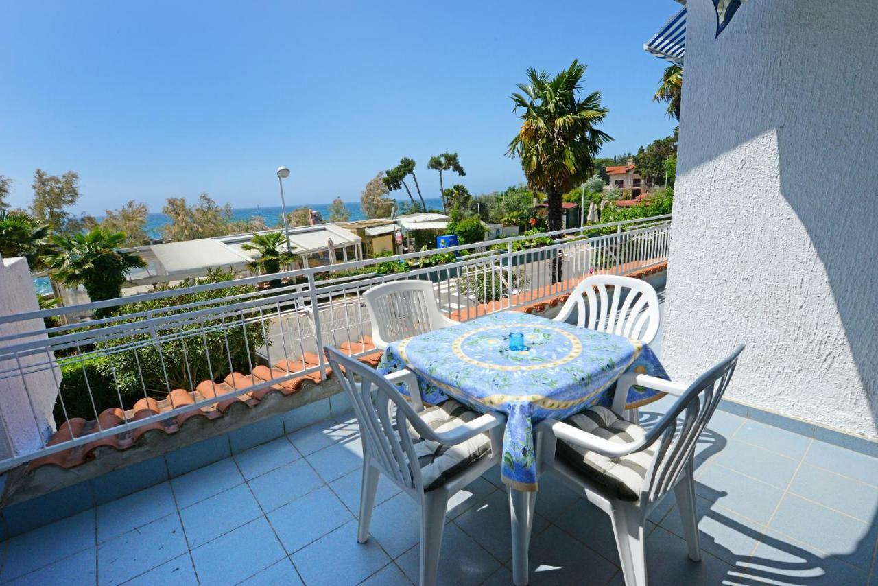 Beautiful Apartments First Row To The Sea โปเรช ภายนอก รูปภาพ